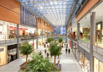 Steps to implement digital signages at shopping malls or retail stores